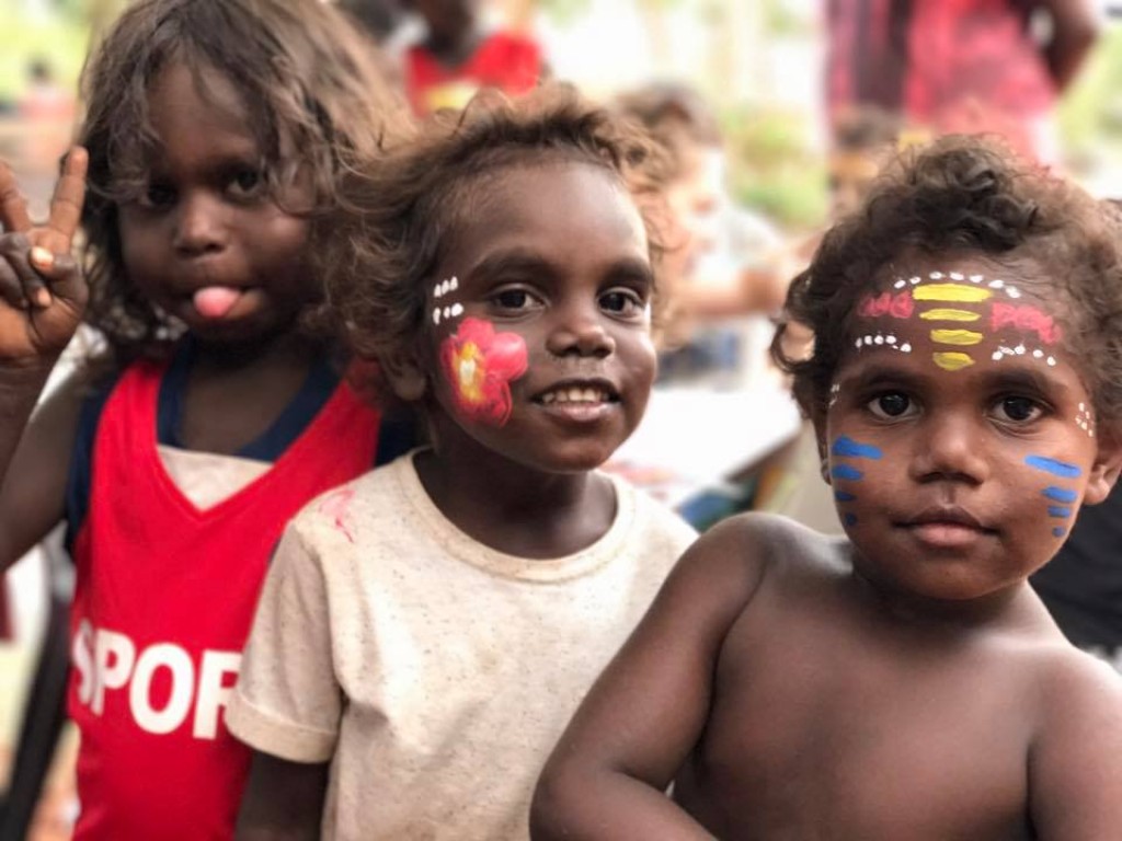 Maningrida community comes together to celebrate Territory Day | West ...