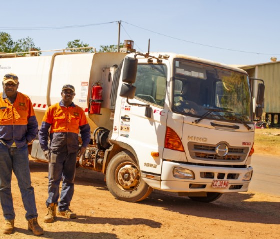 maningrida rubbish compactor