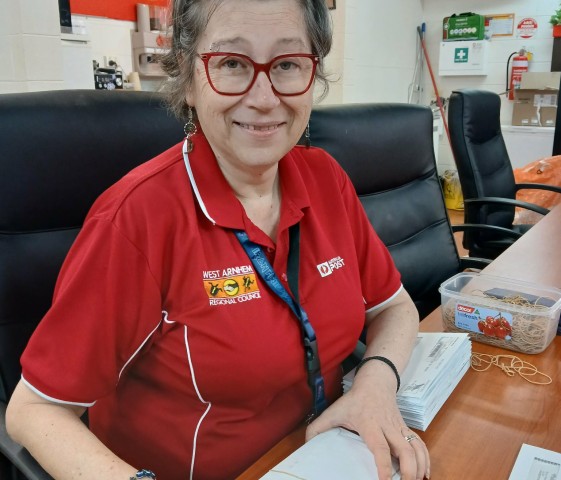 Maningrida sorting mail
