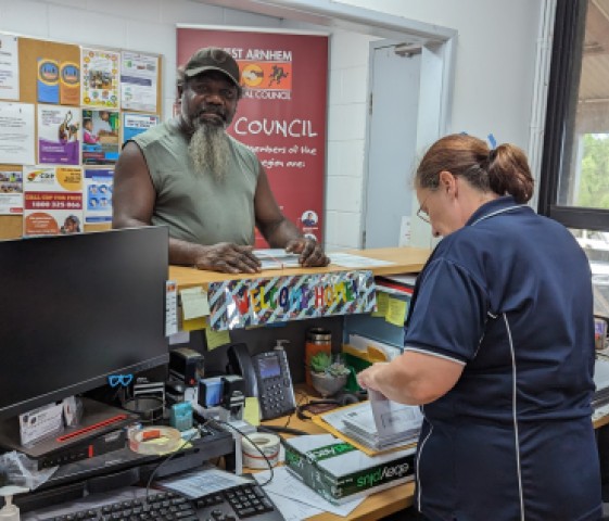 2023.02 - Lee demonstrating excellent customer service at Minjilang.jpg