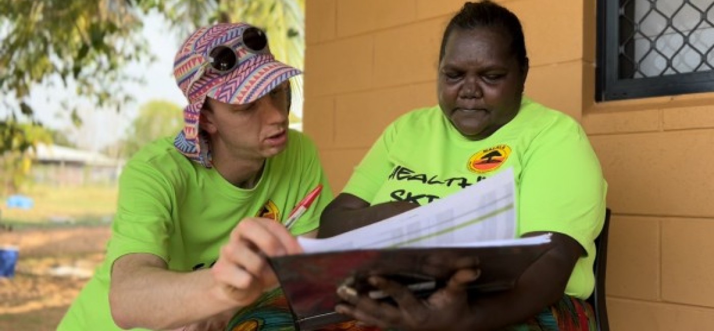 Health professional talk about about skin with an indigenous woman