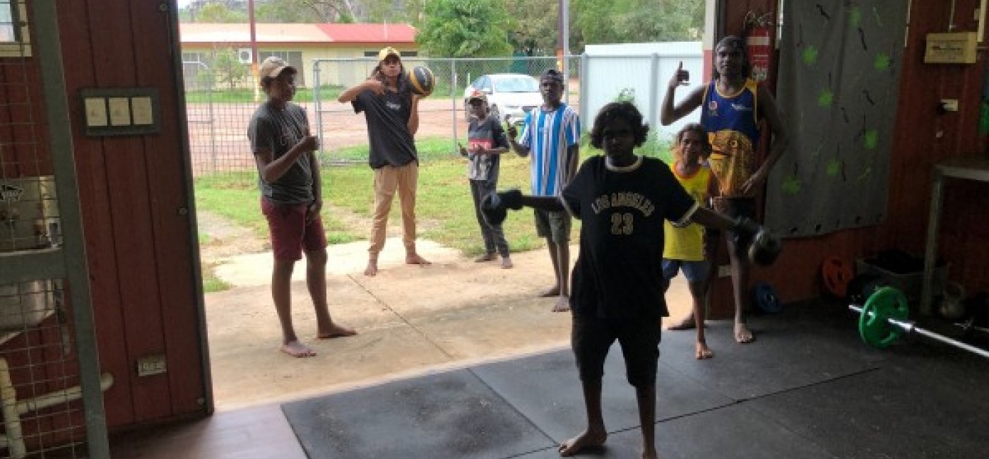 Gunbalanya youth barbeque day - kids having fun