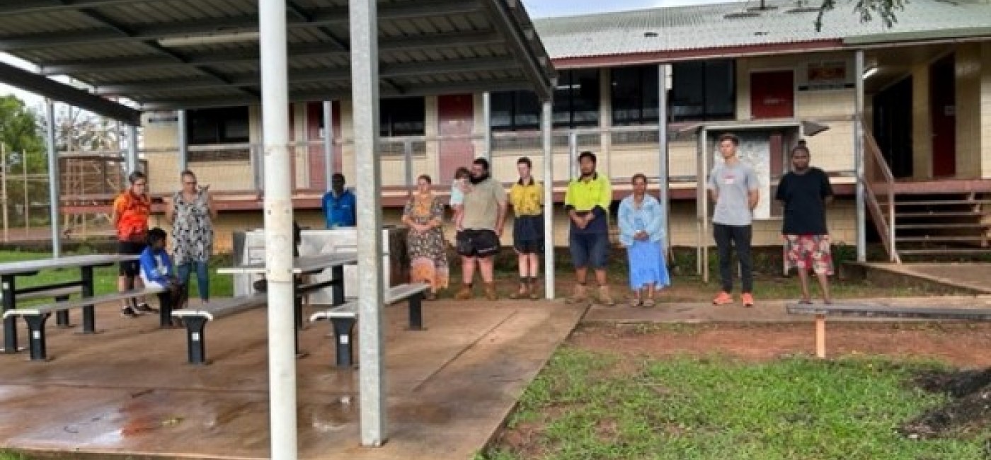 Minjilang community Celebrating Anzac Day 