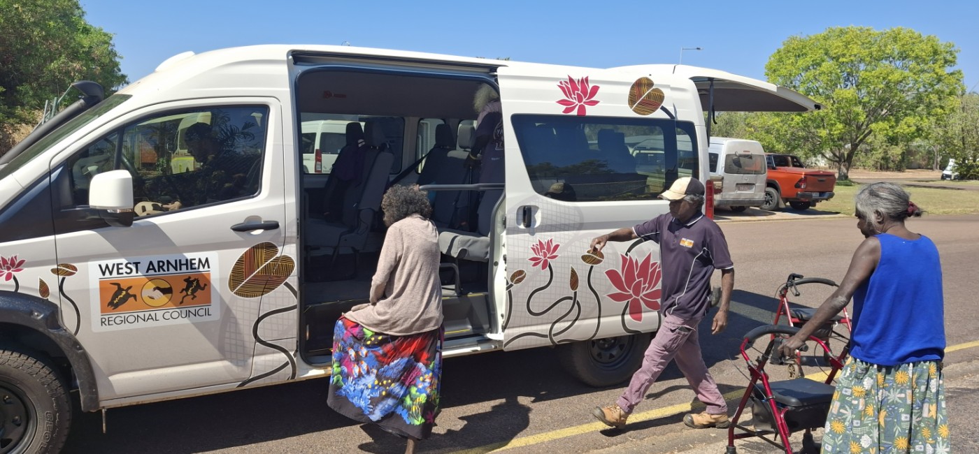 Jabiru Trip Bus photo